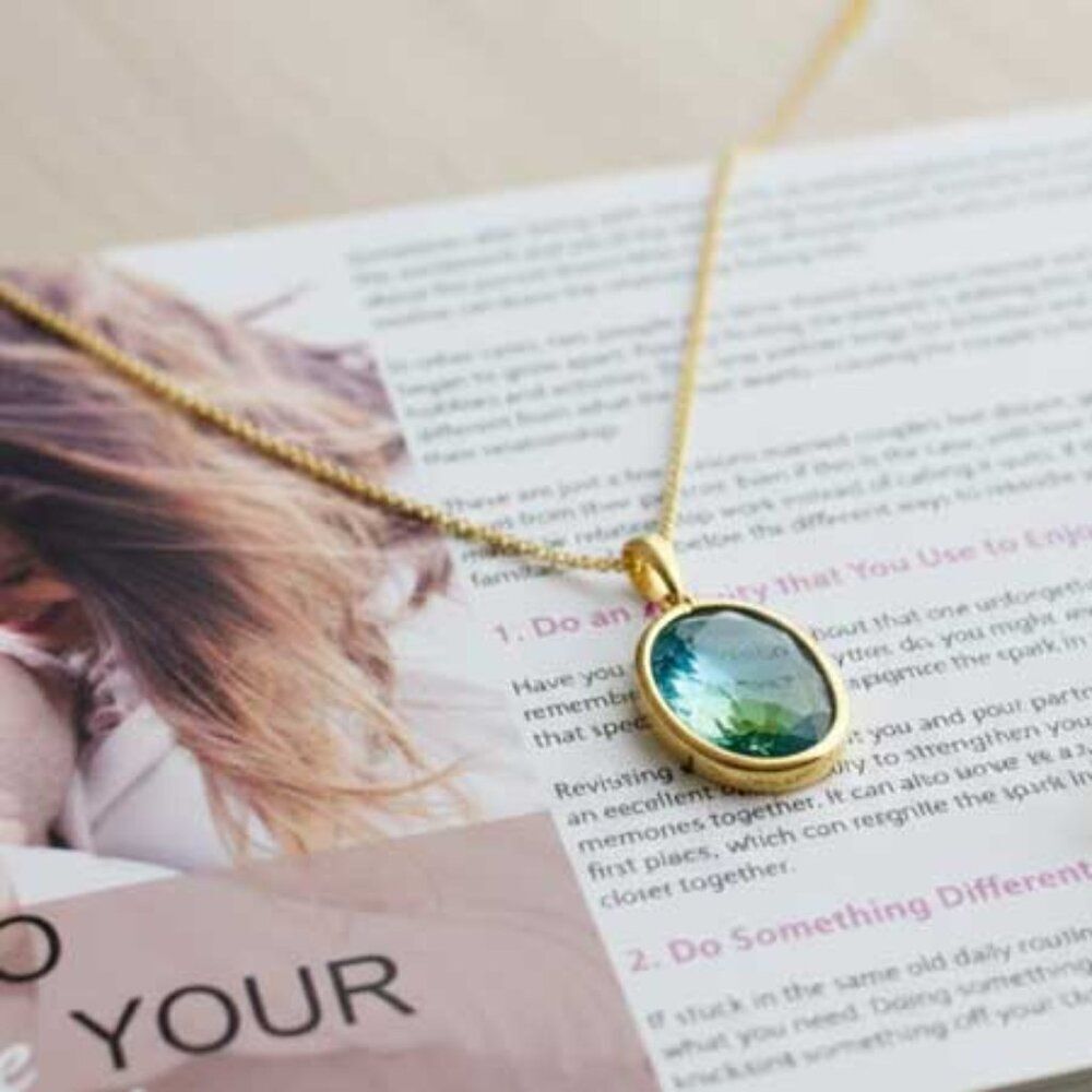Blue Green Oval Crystal Necklace - Picture 3 of 10